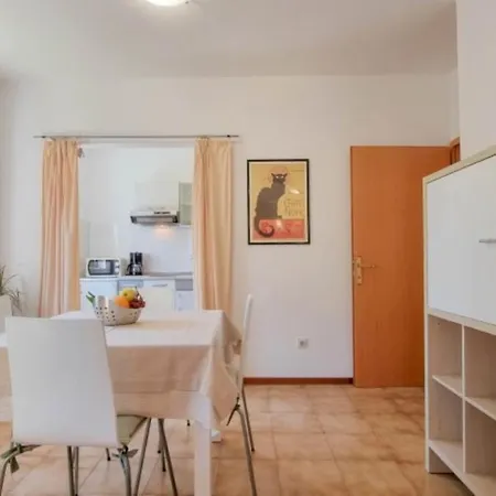 Maena Apartment