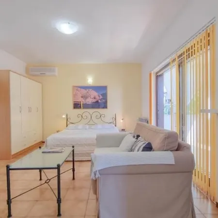 Maena Apartment