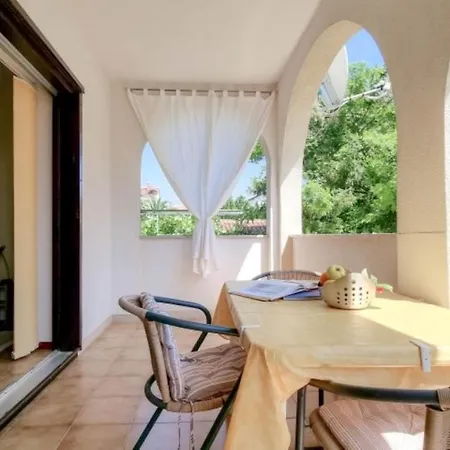 Maena Apartment