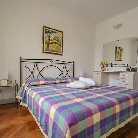 Maena Apartment *