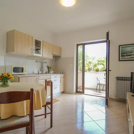 Apartment Maena *